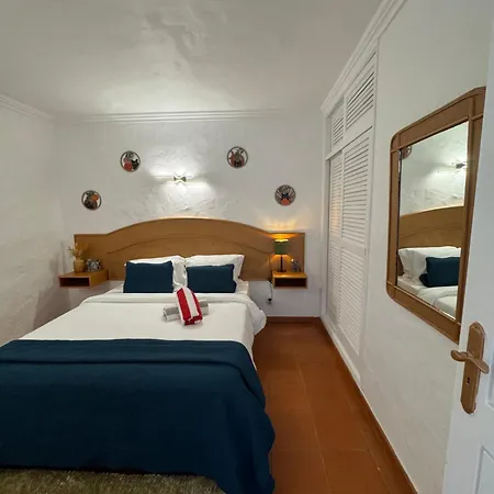 Casa Gatu Verdi-garden With Pool Apartment